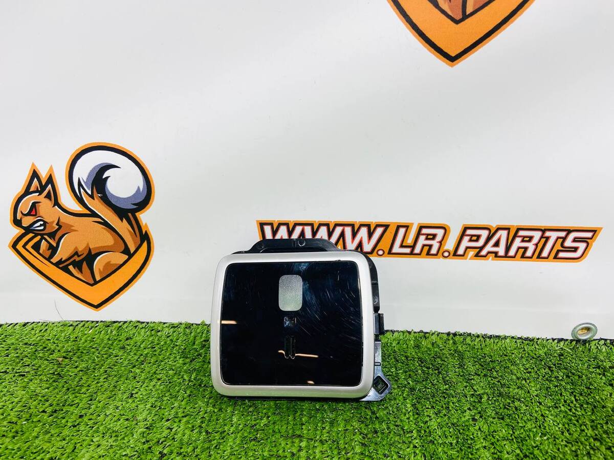 LR108699 Lampa wewnętrzna prawa Range Rover L405 (2013-2021) Używana